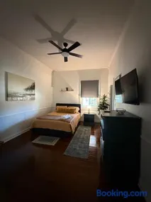Charming 2-Bedroom 1 Bath Near Everything - Image 2