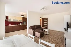 Metro Kondratowicza Spacious Apartment by BookingHost - Image 2