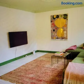 Charming and Colorful Property in Visby - Image 4