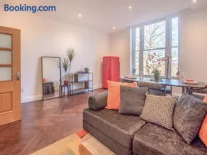 Gated Mansion Apartment- Stylish, Quiet & Secure - Image 2