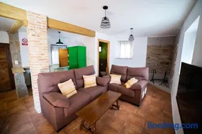 EL PATIO DE LAS TINAJAS - Image 1