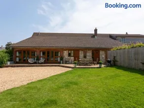 4 Bed in Bembridge oc-ic130 - Image 1