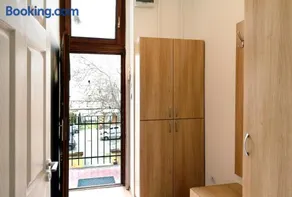 Green Thea Apartment / Free Parking - Image 3