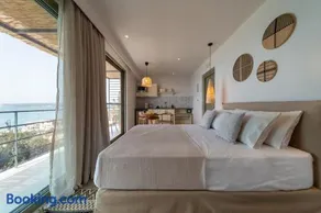 Lorraine's Boutique Suites - Image 1