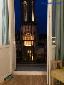 Appart 90m2 lumineux, centre, vue église penchée - Image 4