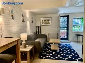 Cozy 1BR in DC 95WalkScore Steps to Cafes Dining Nightlife Grocery Metro - Close to Downtown - Image 1