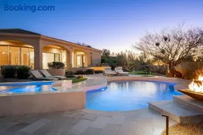 Sierra Luxe Home - Chic Design Dream Backyard with Pool - Image 4