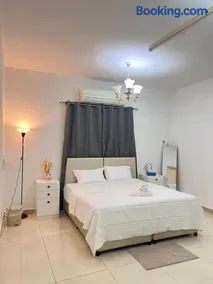 Royale Rooms - Image 5