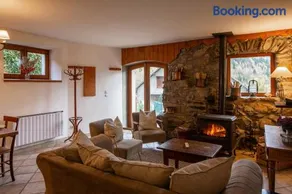 Ski Peak - Chalet Dibona, cosy log fire evenings 200m from the slopes - Image 3