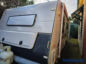 Luxury Caravan at 10 - Image 4