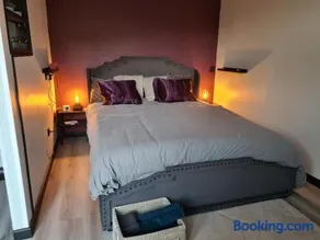 L'Aparte Suite Romantique avec Spa et Douche XXL accueil velo - Image 1