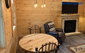 Briarwood Cabin by Amish Country Lodging - Image 4
