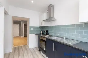 Central Apartment Darlington - Image 5