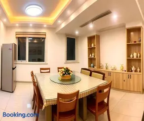 Lingyunju Sky Villa Top Floor 3 King Bed Suite for 6 Guests - Image 2