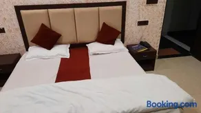 Divya Hotel & Restaurant - Image 4