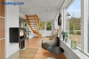 Modern House With Space For Relaxation - Image 4