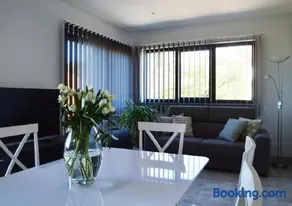 Island Residence - Image 2