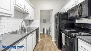 Landing Modern Apartment with Amazing Amenities (ID6915X18) - Image 2
