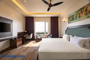 Clarks Inn Suites Dhanbad - Image 5