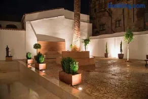 Casa Palacio Muñoz Chaves - Image 1
