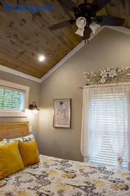 Tiny Home - Grill, Near East Fork - Image 3