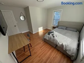 Private Bedroom & Private Bathroom in Spacious House 8 min to Boston - Image 1