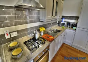 Woodvilla Lodge - Image 2