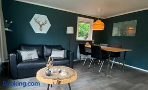 Chalet de Bosrand 404, unieke rustige plek met veel privacy aan de bosrand van vakantiepark op de Veluwe - Image 2