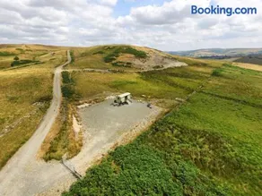 Upper Gilwern Quarry Hut - Image 3