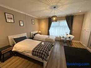Park Terrace Family Room - Image 2