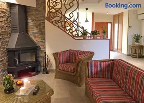 Spacious House in Cretas with Mountain View - Image 3