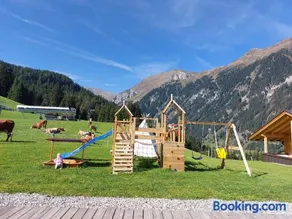Blosegghof Bergchalets Talblick - Image 2