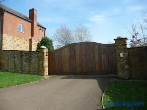 Grooms Cottage - Image 3