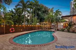 Las Olas Inn Collection- Entire 4BR Triplex Pool - Image 3