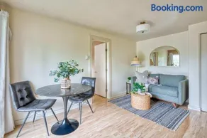 Stay Portland - Adorable Bright 1 Bed Near OHSU - Image 2