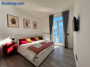 Belvedere 229 Lakeview Apartment - Image 1