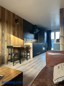 Chez James - Image 1