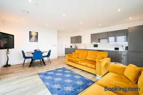 Central luxury 2 Bed apartment - Image 1