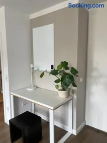 Apartment in Pempelfort Central - Image 4