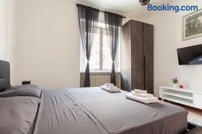Bicocca Comfort Suit - Near Metro & Central Station - Image 3