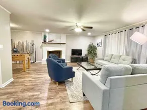 Decatur's Cozy Family Charm with Modern Touches - Image 1
