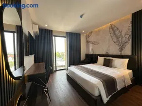 LION 16 Hotel - Image 1