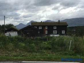Hyggelig lite bosted ved sjøen, nær sentrum i Valnesfjord - Image 1