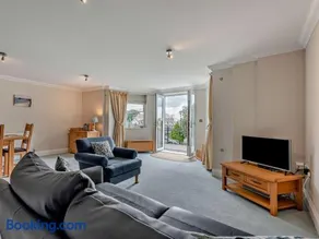 2 Bed in Tenby oc-fb032 - Image 1