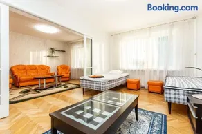 3 room central apartmend 90m2 parking for one car fifth floor and the building does not have an elevator - Image 2