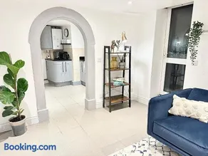 Cosy One Bedroom Apartment - Image 3