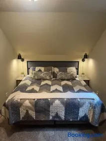 Baby Bear Cabin - Image 2