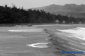 Harrys Oceanhouse 2 Pacitan - Image 3