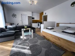 Prémiový apartmán pod lesom s parkovaním v garáži a možnosťou nabíjania EV - Image 1