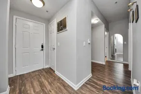 2BR & 3 Beds Sleek Med Center Retreat with Pool, Gym, Free Parking - Image 4
